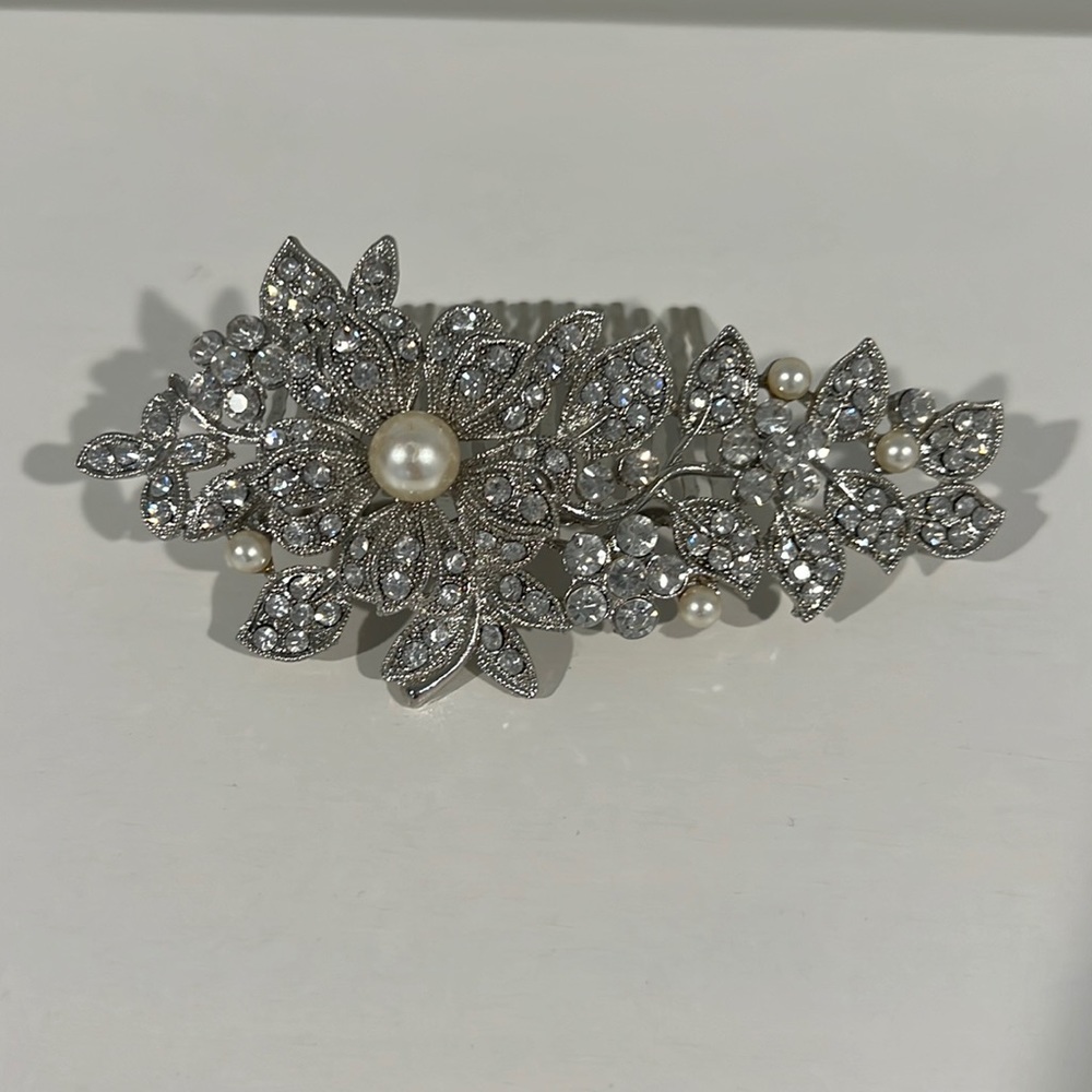 Pearl / Crystal Hair Brooch